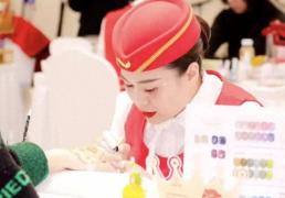 女子獲(huò)海底捞美甲比赛冠(guān)軍(jūn)，奖金15万！